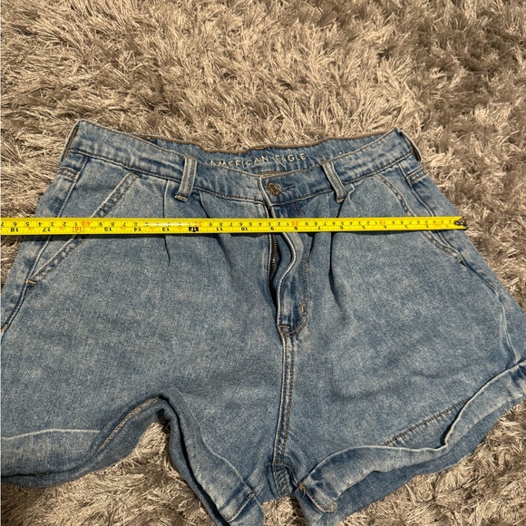 AMERICAN EAGLE Mom High Rise Blue Denim Cuffed jean shorts Women’s size 8 - Picture 6 of 6